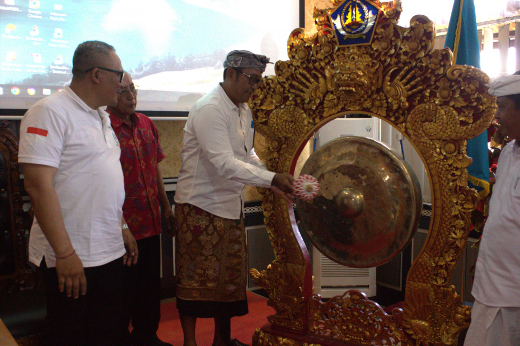 MUSRENBANG Desa Dalung 2024 Resmi Dibuka, Pemukulan Gong Jadi Penanda